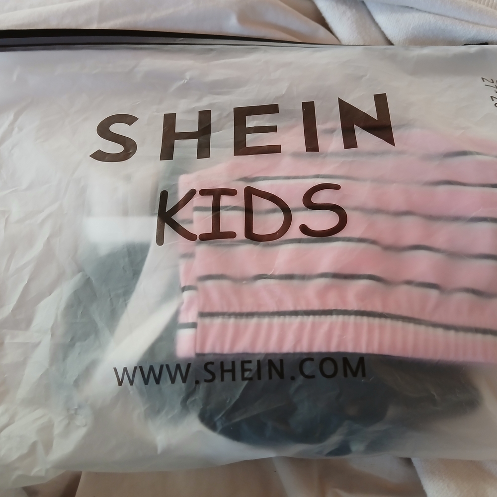 SHEIN Kids 4 PK Of Training Bras.